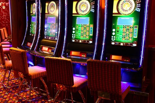 spy slot desktop site dealer interaction and betting layout with multilingual chat